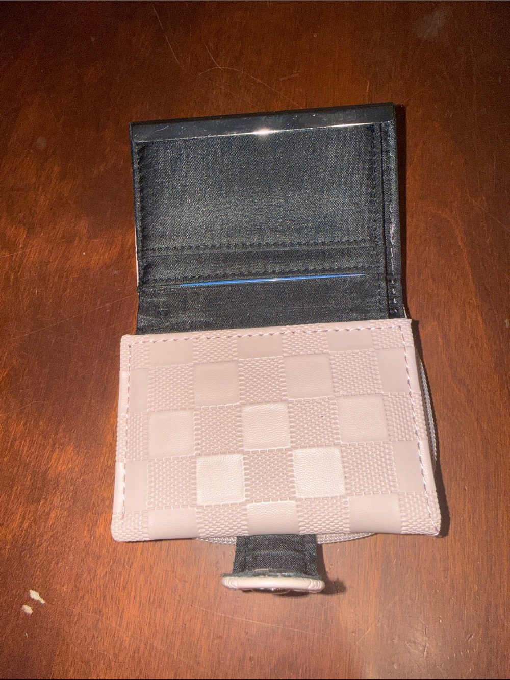 Women’s Check-Pattern Zip Wallet - Picture 4 of 7